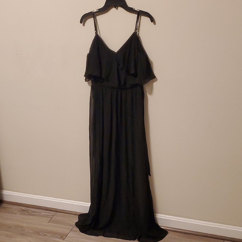 Elegant Black Evening Dress Flowy